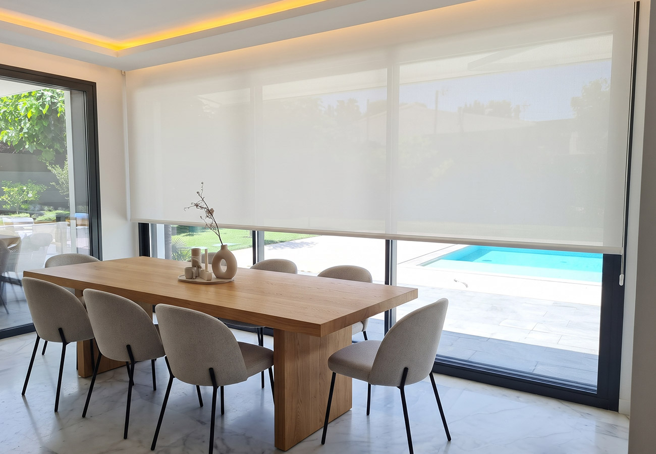 Cortinas y rollers para comedor - Imagen & Estilo